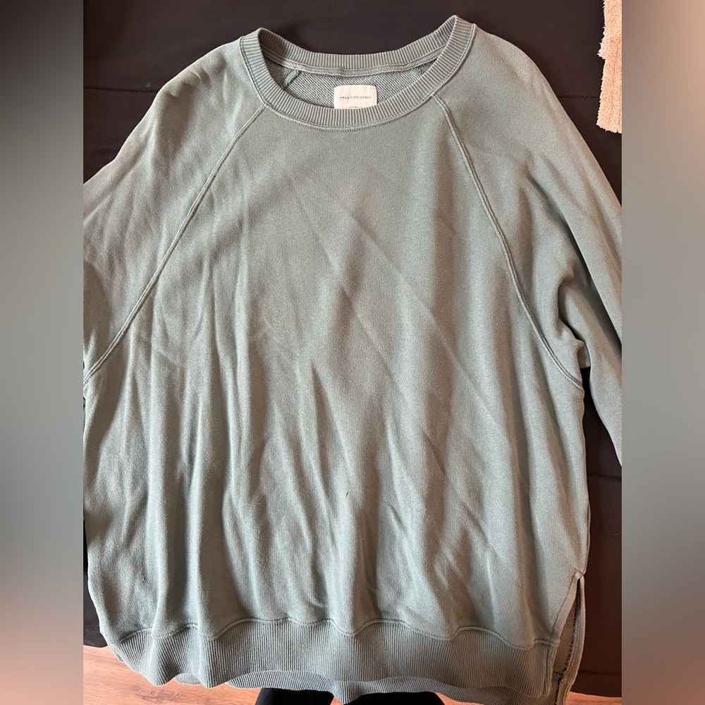 American Eagle crewneck